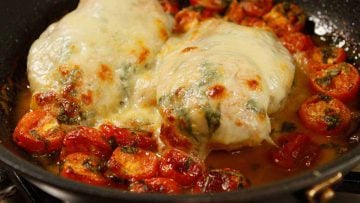Chicken Calabrese with tomato and cheese
