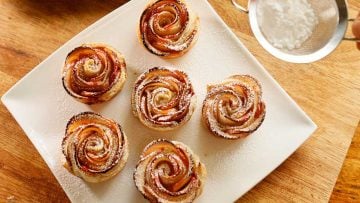 Apple pastry roses