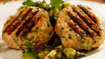 Salmon burgers with avocado salsa