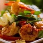 Warm salad with shrimps or prawns