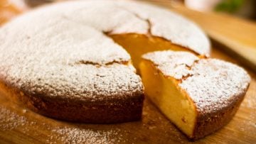 Super Simple Yogurt Cake Recipe