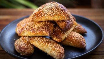 Spanakopita cheesy puff bites