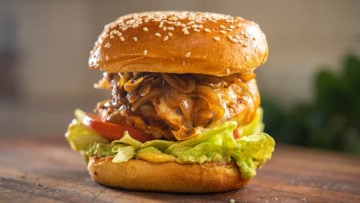 Garlic & Chili BBQ Chicken Burgers