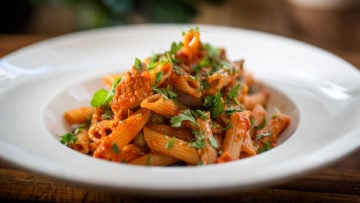 Penne Pasta with tuna and peas