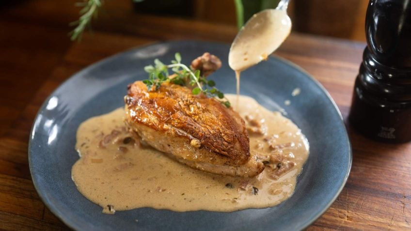 One Pan Chicken Shallot with Cream Sauce