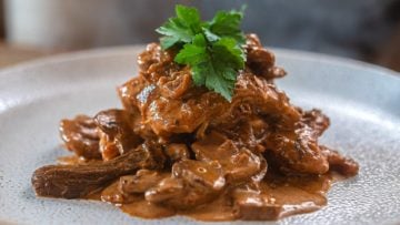 Chicken Thighs with Quick Mushroom Ragù