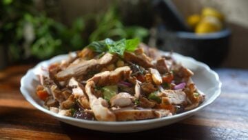 MEDITERRANEAN CHICKEN PULSE SALAD