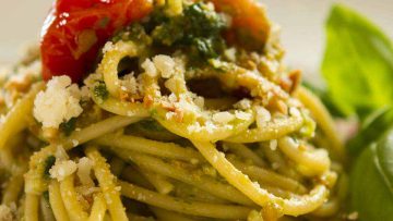 Spaghetti with pesto recipe