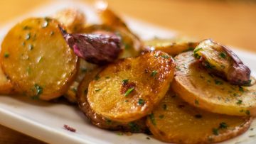 Buttery Sauteed potatoes in one pan