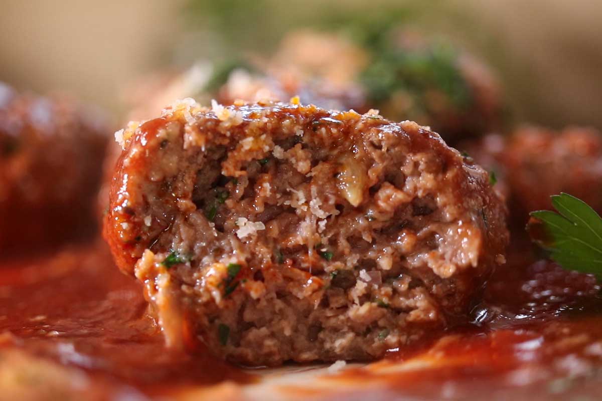 Juicy Italian meatballs