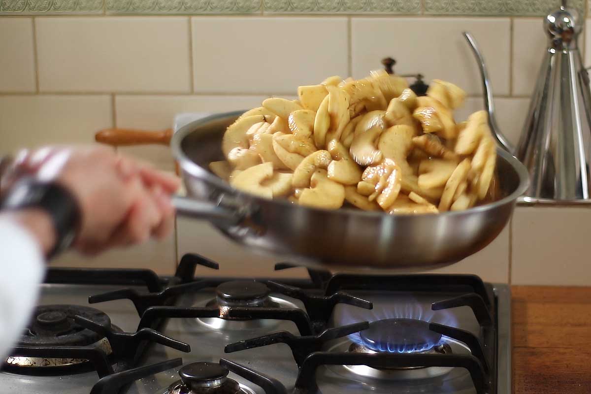 The apple pie liquid trick