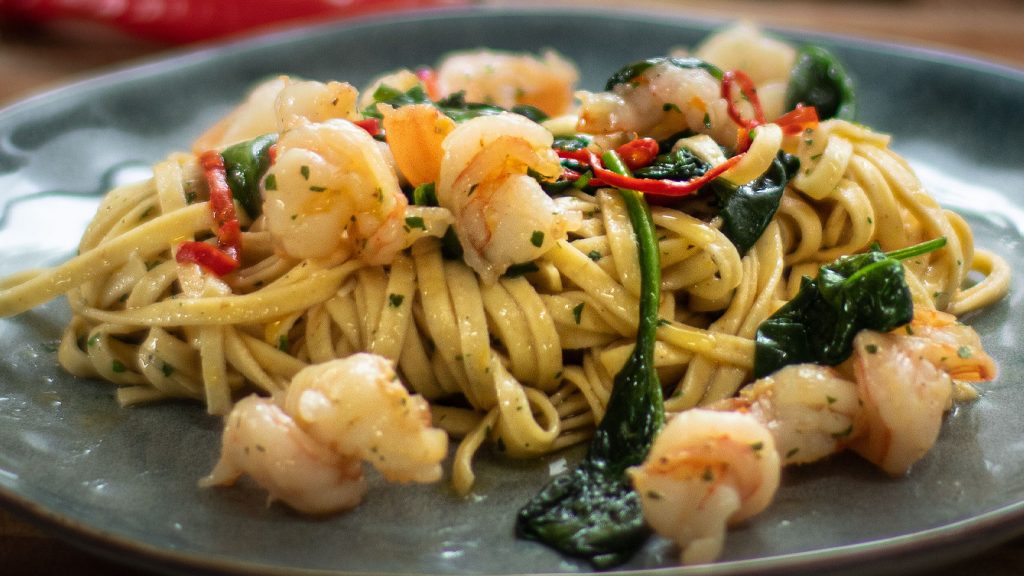 Garlic and Chili Shrimp Linguine - Easy Meals with Video Recipes by