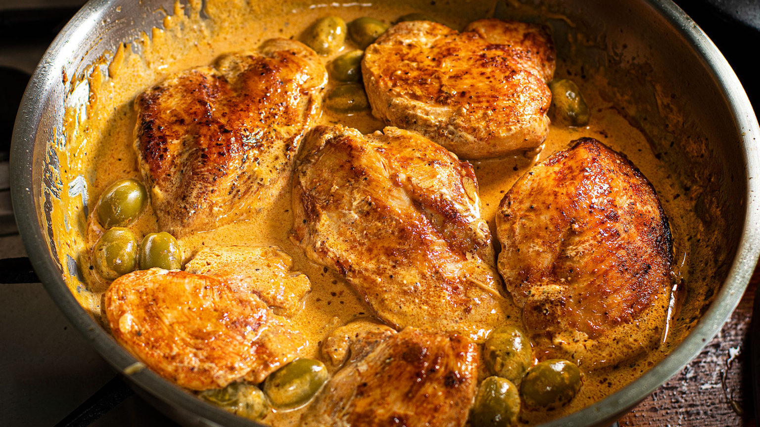 Chicken breast in smoked paprika cream sauce Easy Meals with Video