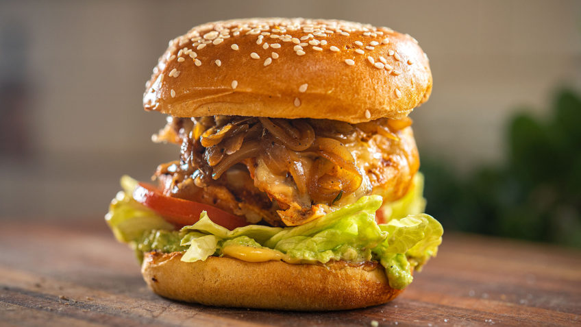 Garlic &amp; Chili BBQ Chicken Burgers - The Juiciest Grilled Burger Recipe ...