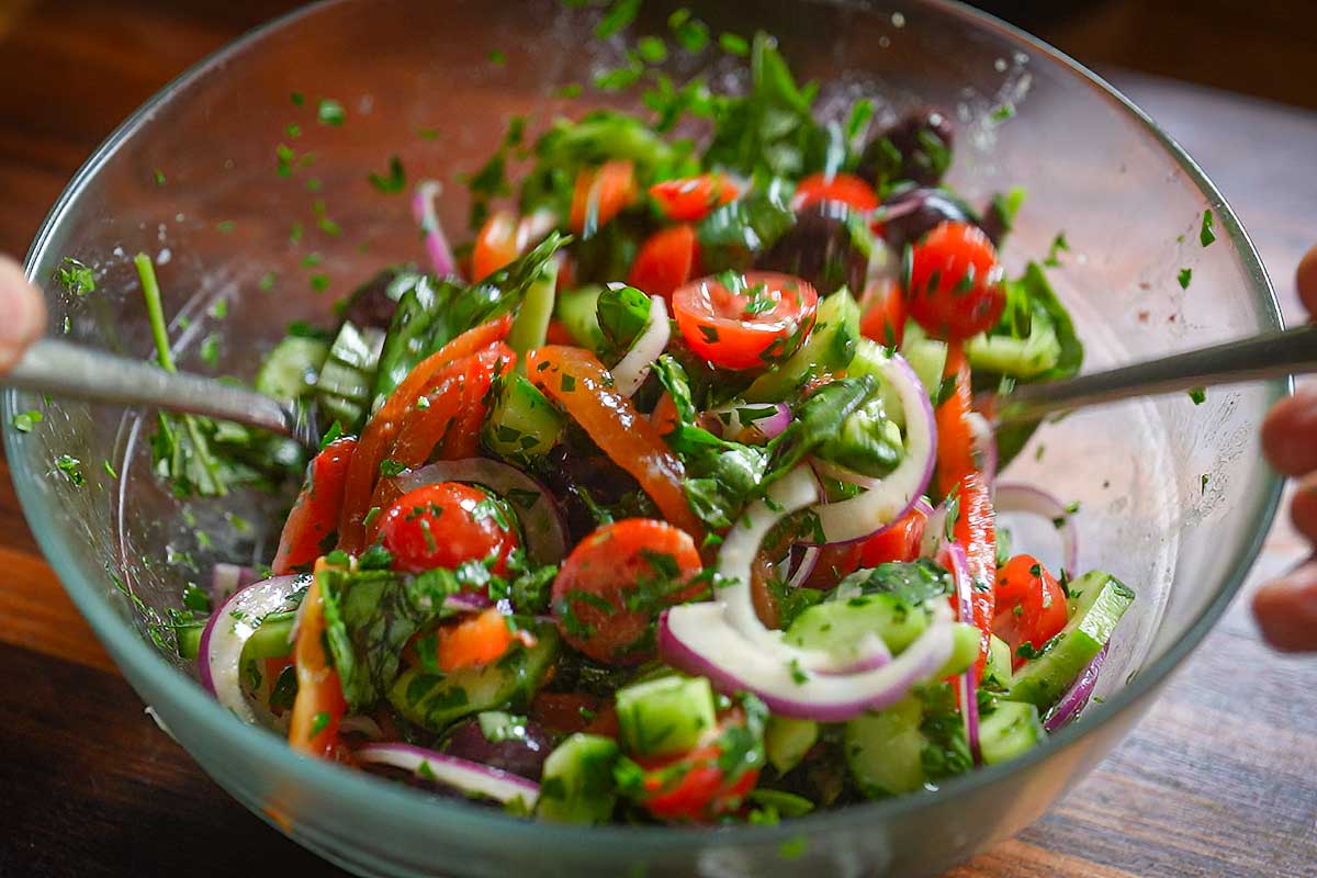 Mediterranean halloumi salad