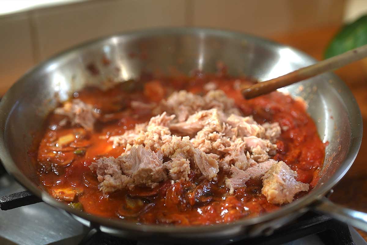 Tuna in tomato sauce 