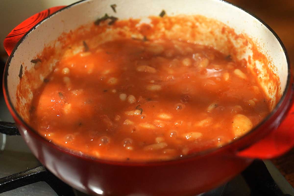 Simmering white beans